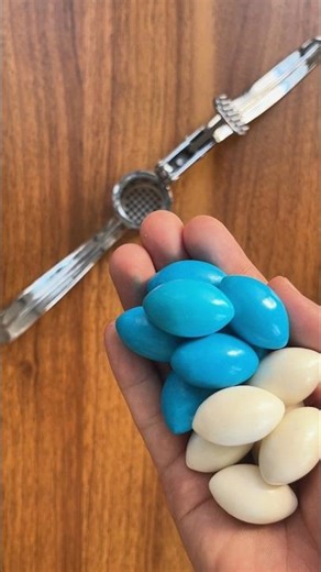 Cute Blue White Olivary Gum 🎁 #pineapple #asmr #satisfying