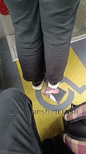 Woman candid crush photo 154 PREVIEW