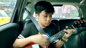 A Ukulele playing young master! Again from Taiwan is the phenominally talented 12 year old Feng E 馮羿. This time brilliantly playing 'Love The Way You Lie', Eminem ft. Rihanna! Awesome talent in one so young! Check him out: Feng E 馮羿 & https://youtube.com/user/mahua7714 https://themusicman.uk/feng-e/ | The Music Man