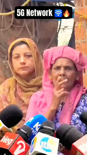 5G Network comedy 🤣😂 #comedy #funny #shorts #surajroxfunnyvibeo #shortsfeed #5gnetwork #5g #viral