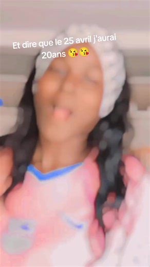 kiki de paris (@kikideparis33)’s videos with son original - Madara Dusal