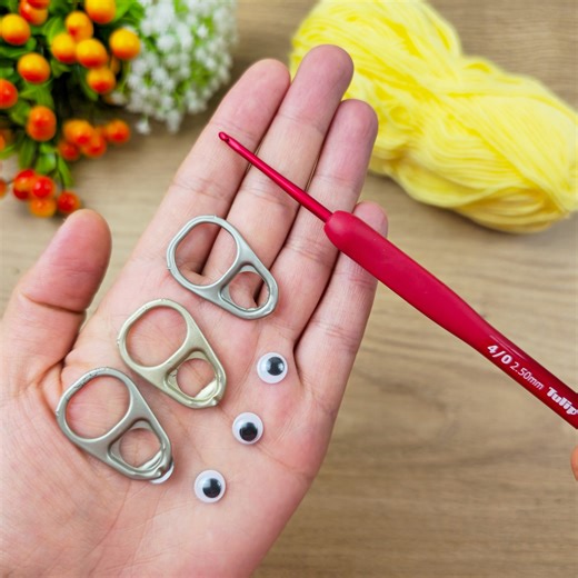 Making an octopus keychain from a pull ring #diy #keychainmaking #recycling👍👌💯💯 | Knitting House