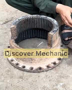 Heavy Equipment Overhaul: Professional Repair and Refurbishment of a Broken Caterpillar WheelHub