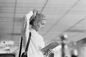 Catherine Deneuve cumple 77 años: las tendencias de moda que abanderó y siguen vigentes