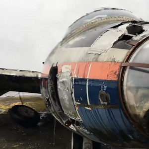 An urban explorer finds some incredible aircraft relics in an old WW2 airfield ✈😍 | UNILAD Tech