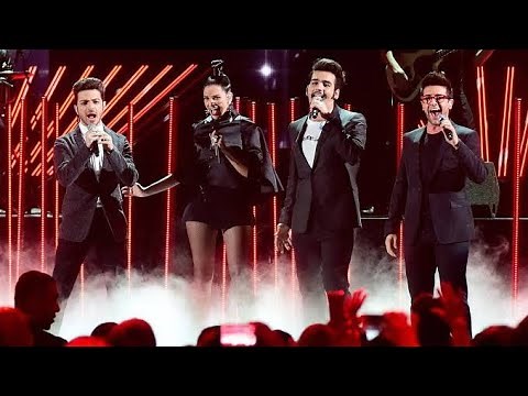 Natalia Jiménez con Il Volo cantando "CREO EN MI" en los Latin GRAMMYs 2015