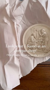 Ahhhh! This was a perfect souvenir from my trip to Fairhope, AL! Love finding these little medallions with hooks! Second hand shopping is always SO much fun! #diy #design #interiordesign #maximalist #smaximalist #tradtionaldesign #millwork #moulding #interiorstyling #secondhandshopping #antiquestore | The Southern Gail