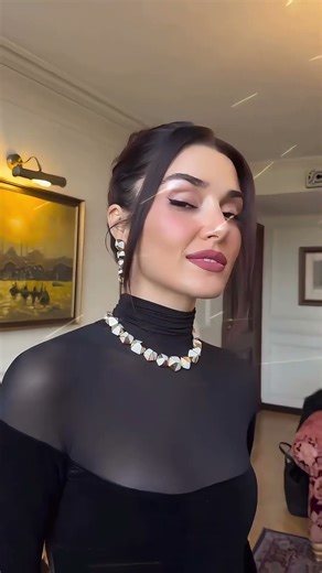 Elegance in focus — the art of minimal luxury ✨💎 #handeerçel #handemiyy