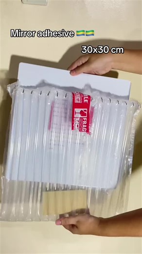 Modèles de miroirs carrés pour un intérieur moderne