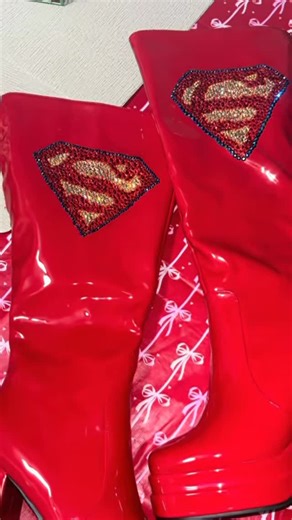 Ariana on Instagram: "Supergirl Sabrina boots pt 1 ••••• #sabrinacarpenter #supergirl #cosplayer #crafts #cosplaygirl"