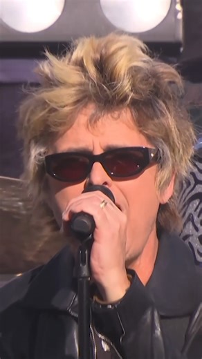 this absolutely rips 🎸 Super Bowl LX – 6:30pm ET on NBC Stream on #NFLPlus Peacock | NFL