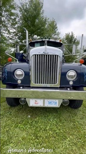 Old School Mack B61 – A True Vintage Beast from 1965! 🚛✨#macktrucks