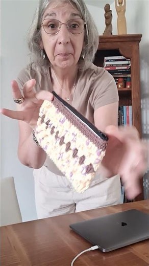 Super easy crochet pouch + free pattern