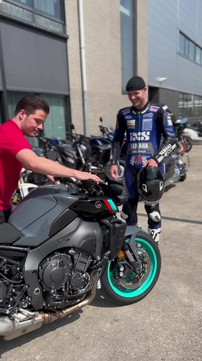 Enzo Knol's Bold Color Scheme on the Yamaha MT-10