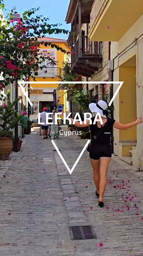 Lefkara, Cyprus – charming traditional village with cats | Lefkara, Kypr – kouzelná vesnice a kočky. Lefkara, Cyprus. The village known for handmade lace, stone streets, and Cypriot culture. Explore narrow alleys, balcony corridors, and the authentic village atmosphere. Perfect for travel, photography and cat lovers. 📍 Lefkara, Cyprus Czech Lefkara, Kypr. Malebná tradiční vesnice známá pro ruční krajky, kamenné uličky a kyprskou kulturu. Projděte se úzkými uličkami a objevte autentickou atmosfé