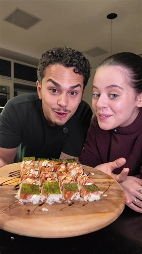 língua de boi x sushi de preguiçoso 👅 #casal #comida #receitas #lingua #review DESSA VEZ QUAL VOCÊS IRIAM?