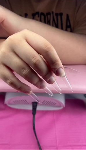 Cute trend 🤩🌸 . . . #trending #fyp #foryoupageofficiall #nails #beginnernailtech #nailtok #sydney #bossleypark #inspo #fypシ゚viral #nailsartvideos #cute #charms #coffinnails #pink #trending #trend #inlove #nailinspo