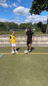 24K views · 42K reactions | Tag a friend who needs to learn that combo﫡⚽️#reels#footballskils#tutorial | Alexander Yagantsyan | Facebook