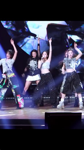 MEOVV Band Ver. Performance: Enjoy the Meow Experience