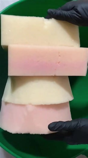Satisfying Creamy Suds from Foam Sponge Squeezing