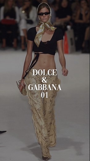 Runway Tape - Fashion & Models on Instagram: "Her body is tea Only on @runwaytape #fashion #vintage #runway"