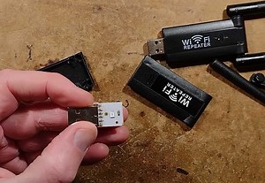 A fake WiFi repeater's only working part? Its blue light (video)