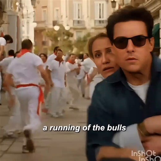 Tom Cruise & Cameron Diaz are on a motorcycle… getting chased by raging bulls through Spain! 😱 You won’t believe what happens next 👀(Knight and Day bull chase scene Tom Cruise Cameron Diaz motorcycle bulls running of the bulls)