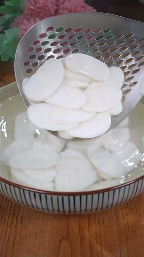 白菜炒年糕软糯细腻，特别的好吃，我家大人小孩都喜欢！#家常菜 #美食教程