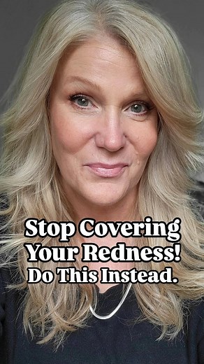 ❤️Use your natural red cheeks as your blush guide. ❤️Blend Around it. ❤️Add Blush on Top. True Natural Finish! Game changer! #naturalcolor #rednes #makeup #tipstricks #hollyshelpfulbeautytips | Holly McCaw, Makeup Artist