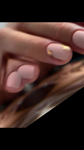 Perfect nails, natural lash lift, and beautifully laminated brows — all in one place. At Blom Beauty, every detail is crafted with care, precision, and premium products. If you want a fresh, feminine, effortlessly polished look, I’m here for you. 🎀 Enjoy 30% off your first visit