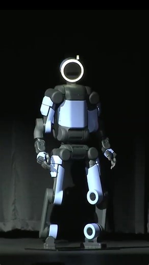 Atlas steps onto the public stage for the first time at CES 2026 Media Day. See how humanoid robotics begins its move from the lab to real manufacturing. #HyundaiMotorGroup #CES #CES2026 #PartneringHumanProgress #ProgressForHumanity #AIRobotics #AI #Robotics #BostonDynamics #Atlas | Hyundai Motor Group