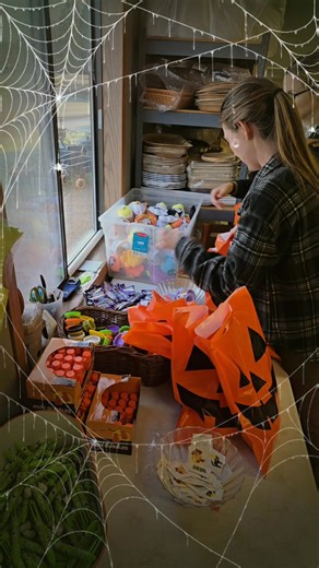 🎃✨ Behind the Scenes at Midwest Harvest Hills… We’re busy stuffing goodie bags (so much fun stuff) and getting all the games & prizes ready for next week’s big Halloween bash! 🎯🎁 There’s magic in the making — and we can’t wait to share it with all of you. 🧡 👻 Join us Thursday, October 30 | 4–6 PM 🎫 Tickets going fast → https://square.link/u/CjxtY7ot #HarvestHillsHalloween #BehindTheScenes #MidwestHarvestHills #familyfun❤️ | Midwest Harvest Hills Pumpkin Patch & Apple Orchard
