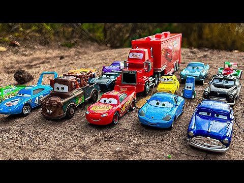 Looking For Lightning McQueen: McQueen, Tow Mater, Dinoco King, Cruz Ramirez, Jackson Storm cars toy