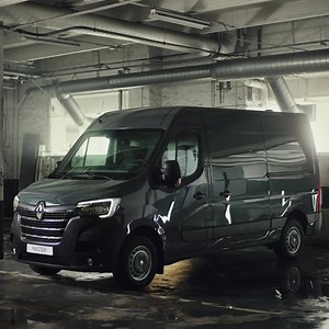 Kräftigeres Design und leistungsstärkere Motorisierung: Schau dir im Video an, was der Neue Master zu bieten hat 👀 | Renault