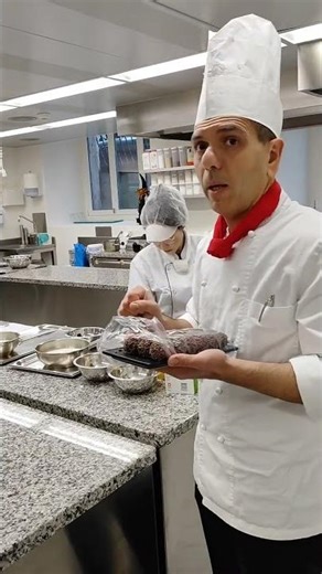 Когда мы выбираем учебную программу то смотрим не название, а на то, что внутри