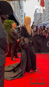 Rose is slaying her Met Gala look 🖤 | Page Six