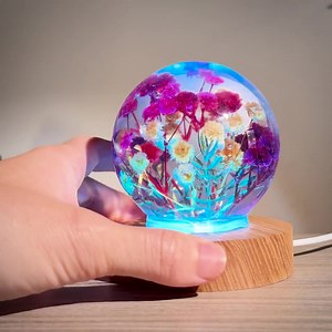 Flower Resin Globe Lamp – LED Night Light With Real Dried Flowers on Wooden Base, Personalized Gift for Her - Etsy