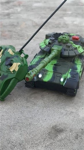 RC Tank in Action! Powerful Off-Road Battle Machine 🚜💥 ‪@Keviverse5star‬ #shortsfeed