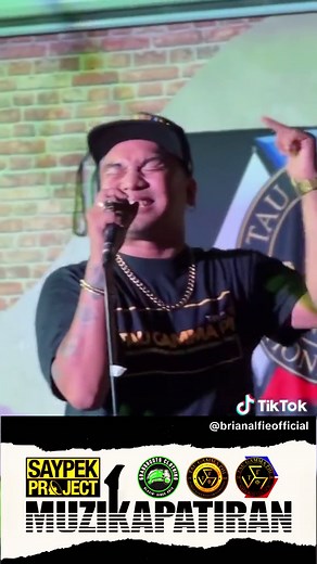 Triskelion Ako Live: Song Lyrics and Performances