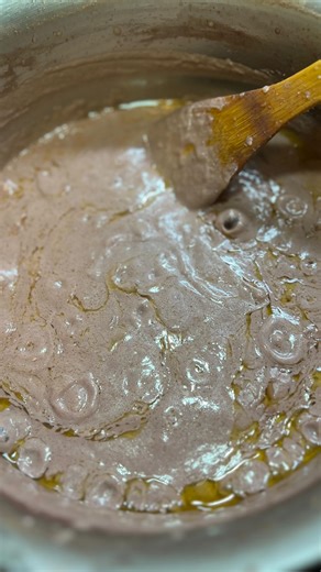 Ritah Tumuhimbise on Instagram: "Mwe emele ya sunday musanvu zibele musanvu we ar tired of eating lunch at 4:37 “ says the person that didn’t even cut onions all day 🤣. Take your time cooks apapa yefumbile oba alye nudozi. That’ aside mwaganiladala okupostinga emele yamwe, temwagala kuwangula mbalaba 😟, @javahouseug yewayo okutuwa ebilabo kumele eyaffe naye ela emitwe eminene temwagala postinga. Until the second of Nov the challenge is still on so post that food and be one of the lucky winners