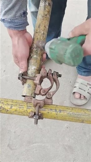 Steel pipe scaffolding horizontal fixing process