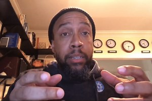 Arrested Development's Speech Takes On Critics of Meme That Spurred Controversy