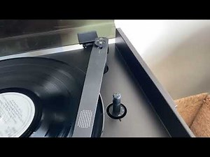 NAD 5120 Stereo Turntable