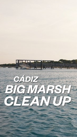 @diegobotin and @foilingflow with the Clinic 3️⃣ students of the #FoilingBaseCadiz by #SGPInspire, committed to the Local Impact Project to clean up the San Pedro River 🌊🛶🪣, an example of the many actions in which we are taking part for a better future 🌎. @diegobotin y @foilingflow con los jóvenes del Clínic 3️⃣ de la @foilingbasecadizbysailgp , impulsada por SailGP #Inspire, participaron en el Local Impact Project de limpieza de los caños del Río San Pedro 🌊 🛶 🪣, un ejemplo de las muchas
