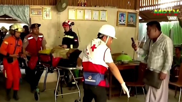 Myanmar man pulled alive from wreckage 40 hours after earthquake