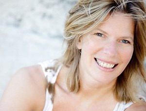 HOW TO: Position women to get photos they’ll love – Part 1 — Annabel Williams