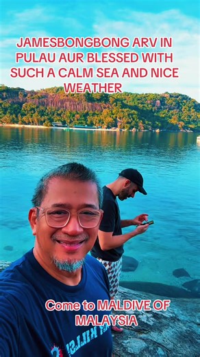 So excited to be back here in Pulau Aur . I came here immediately after flew back to KL from Langkawi. Langkawi is “NEVER A DULL MOMENT” and Pulau Aur is MALDIVES OF MALAYSIA. I did island hoping and I managed to take a boat to Pulau Tioman and Pulau Pemanggil from PUlau Aur. One way by boat on a calm day “laut sangat lenang” take 90 minutes. The yellow boat is my fishing boat I named AUR DUA . #fyppoppppppppppppppppppppppp #begooddogood #lifeiswhenyouarebusymakingplan #pulauaur #pulaulangkawi @