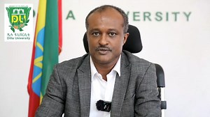 ዶ/ር ኤልያስ አለሙ የዲላ ዩኒቨርሲቲ ፕሬዝዳንት የ2017 ዓ.ም አዲስ ዓመትን አስመልክቶ ለዩኒቨርሲቲያችን ማህበረሰብ ያስተላለፉት የእንኳን አደረሳችሁ መልዕክት ዲላ፤ የአረንጓዴው ምድር ዩኒቨርሲቲ የህዝብና ዓለም አቀፍ ግንኙነት ዳይሬክቶሬት FB: https://www.facebook.com/Du.edu.et Telegram:https://t.me/dprd9 website: https://www.du.edu.et Email: https://www.pirdir@du.edu.et | Dilla University