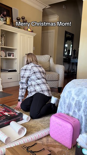 Surprising Mom with a Golden Retriever Puppy for Christmas