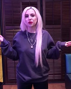 OMG! 😱Ava Max drückt #TVOG-Talent Siar – der ihren Song "Sweet but Psycho" singen wird – höchstpersönlich die Daumen! Dann kann ja fast nichts mehr schiefgehen! 😉 | The Voice of Germany